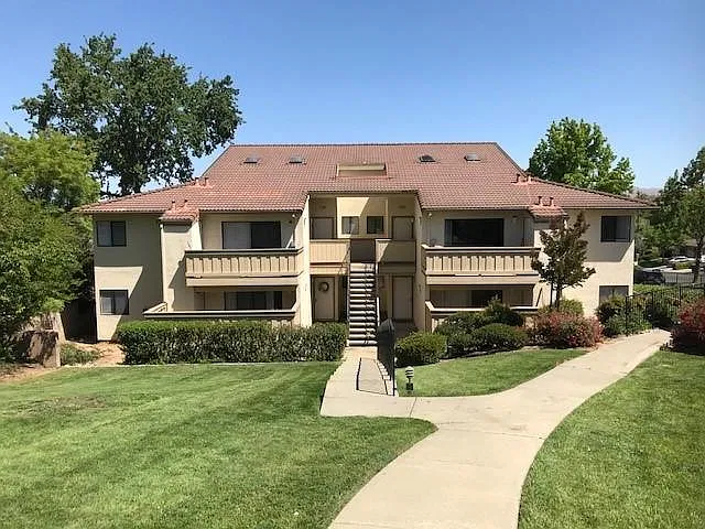 423 Vineyard Pl