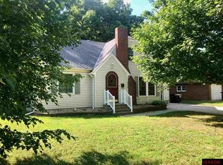 414 S 7th St, Saint Peter, MN 56082