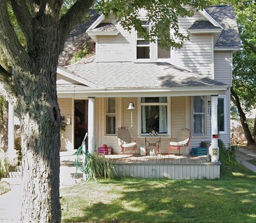 1st image of 215 1/2 W 15th St