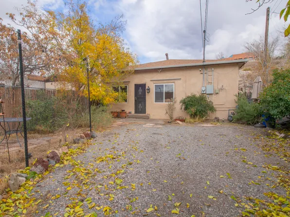 1002 Walter St NE, Albuquerque, NM 87102