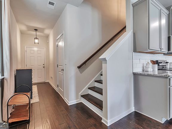 4th image of 1536 Bassett St