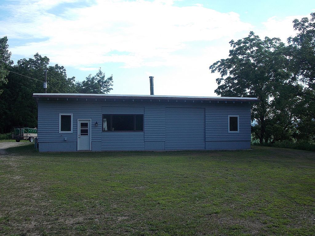 2703 Black Hawk Rd, New Albin, IA 52160 Zillow