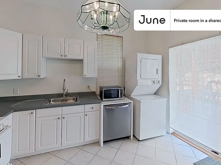 109 Heath St #C — Photo 5