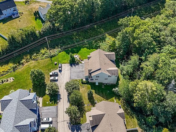 4th image of 10 Blossom Ln #10