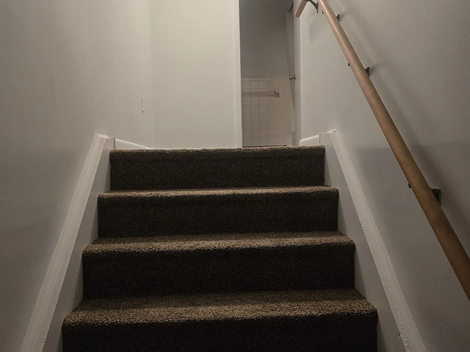 2 bed, $880 — Photo 2