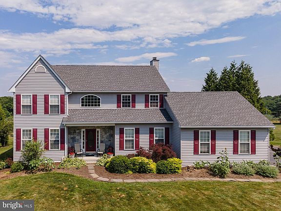 2nd image of 209 Crimson Dr
