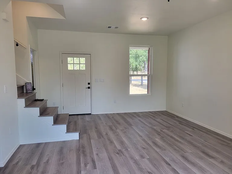 1202 N Mystic Dr — Photo 4