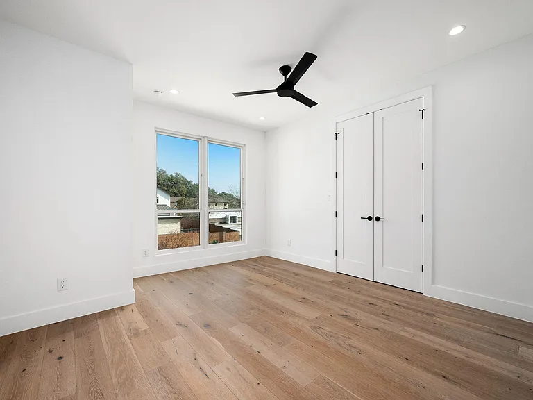 1119 Fairmount Ave — Photo 31