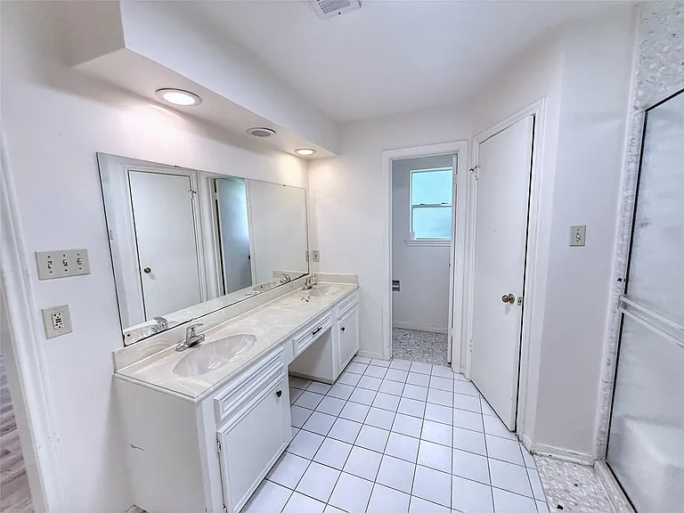 13103 Holston Hills Dr — Photo 15