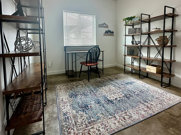 504 S Alder St #4 — Photo 7