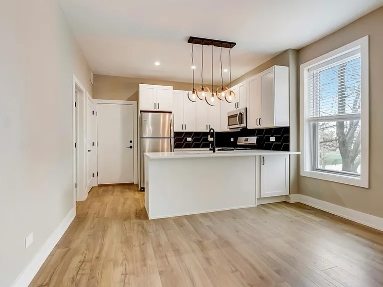 3001 N Sawyer Ave #1E — Photo 4