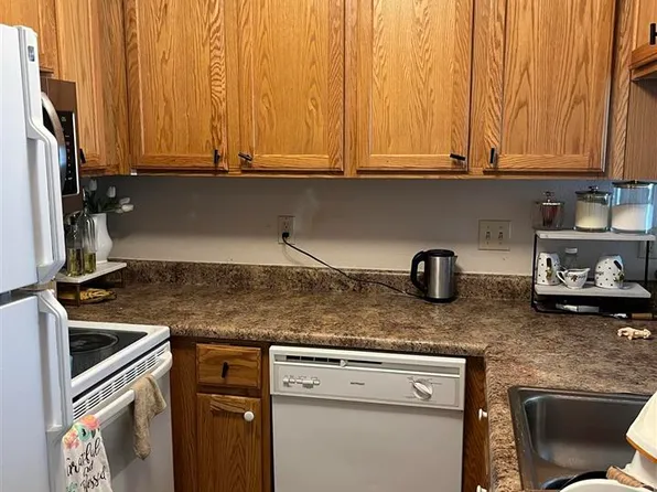 351 Willowind Pl #351, Iowa City, IA 52246