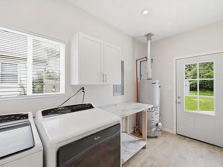 1444 Primrose Ave — Photo 19