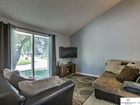 5th image of 10608 Jamestown Dr