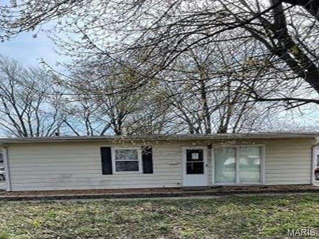 1st image of 128 Saint Thomas Ln