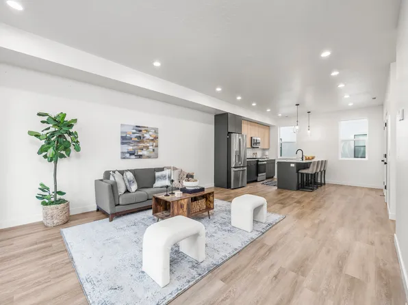 493 W 620 N Unit 122, Centerville, UT 84014