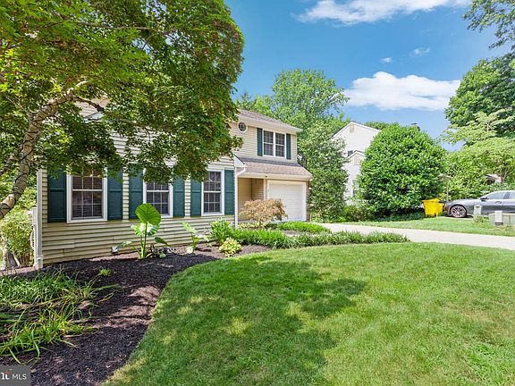 2nd image of 408 Kings College Dr