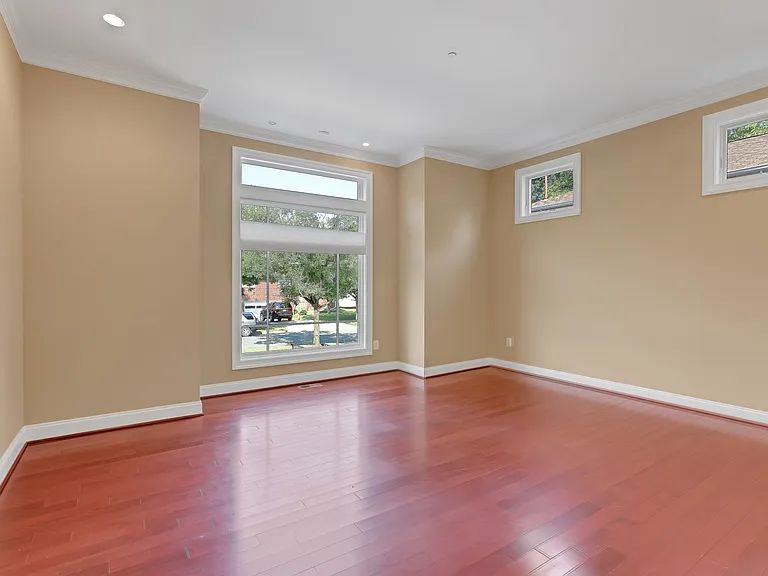 7607 Newmarket Dr — Photo 12