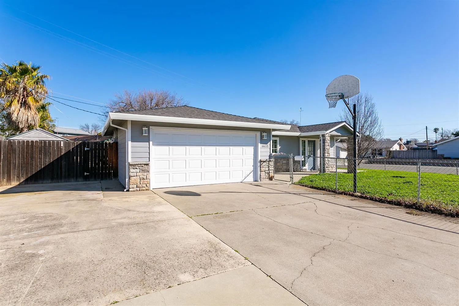 6633 Viscount Way photo 1