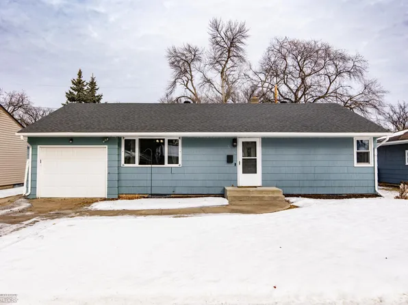 313 23rd Ave N, Fargo, ND 58102