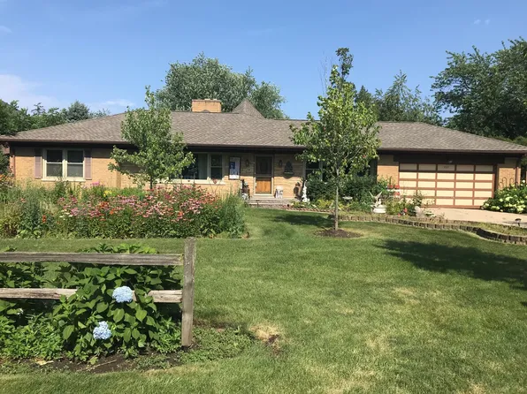 727 S Bristol Ln, Arlington Heights, IL 60005
