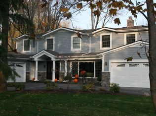 5561 Lakeview Dr, Bloomfield Hills, MI