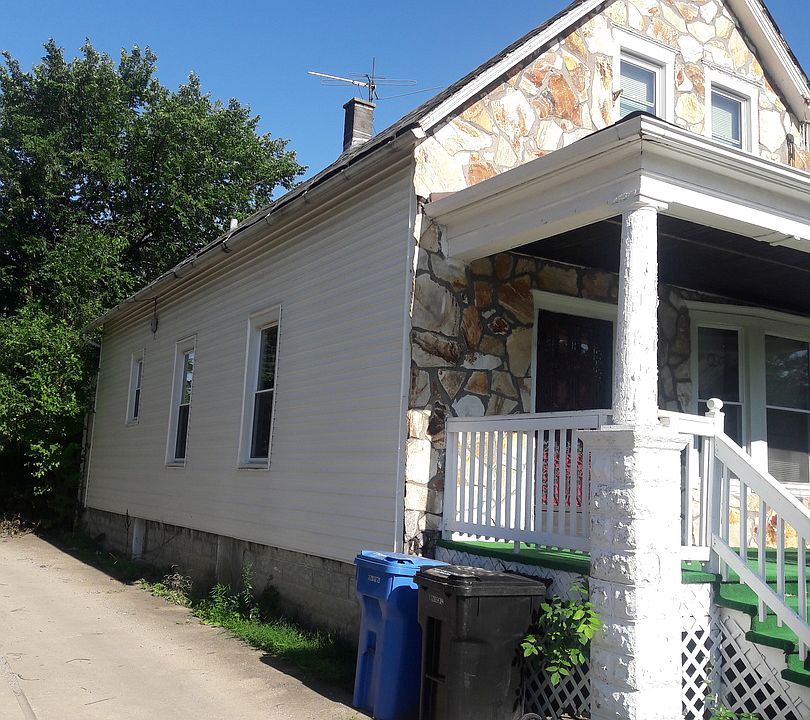 2nd image of 10717 S Perry Ave
