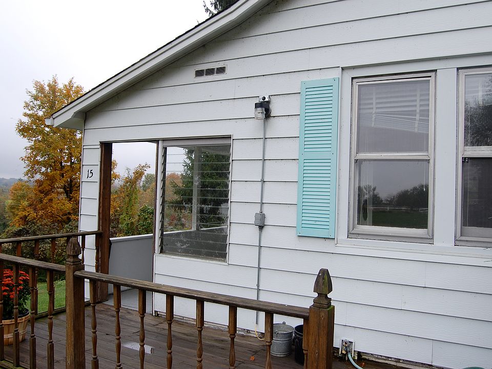 2nd image of 15 Yankee Folly Rd