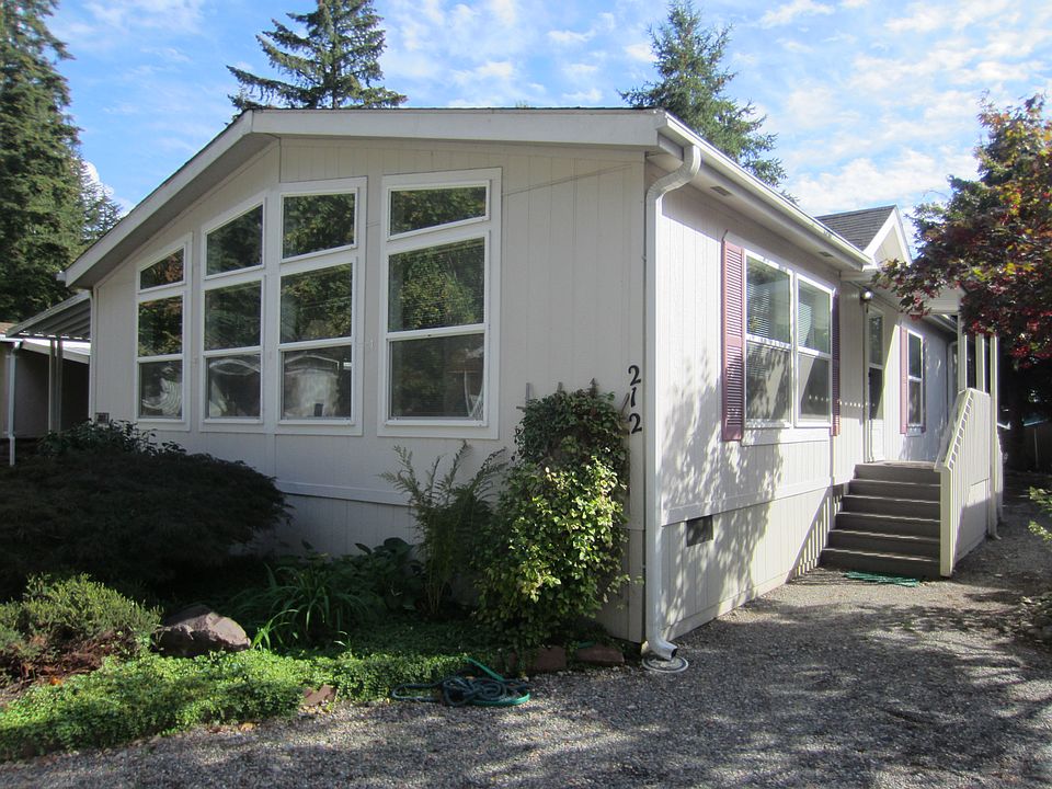 1st image of 18425 NE 95th St Unit 212