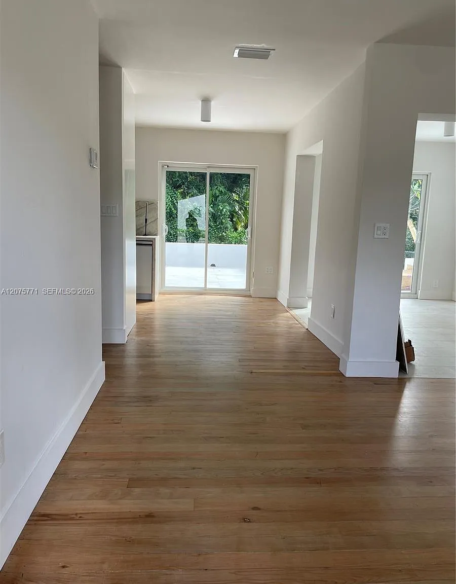 Coral Gables Flagler Stre — Photo 3