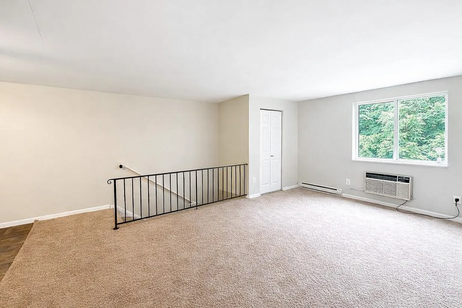 Oak Manor — Photo 3