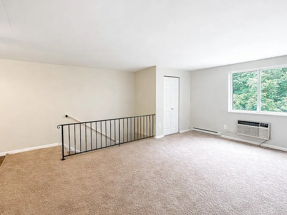 1 BR - Living Room