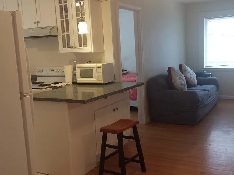 357 Hawthorne Ave #C — Photo 15