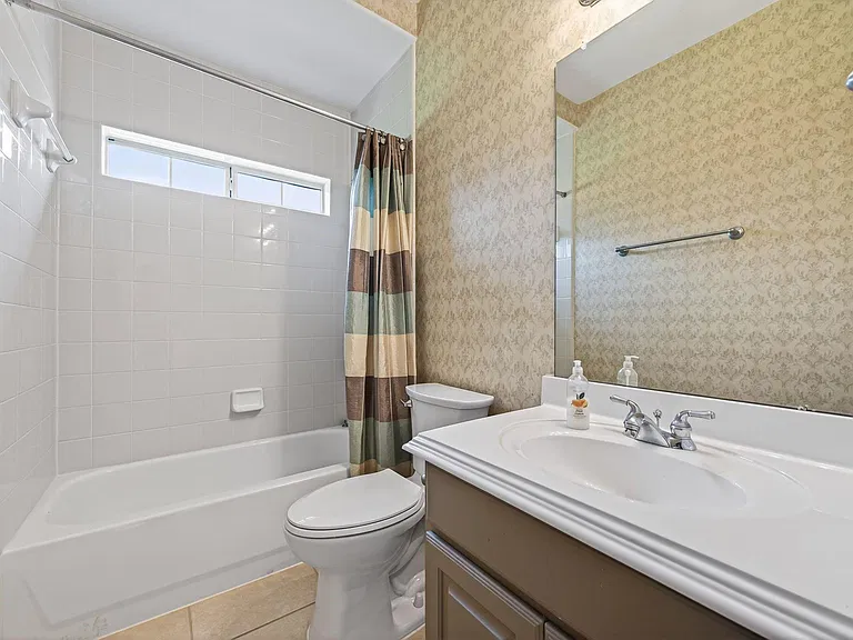 2315 Vinemead Ct — Photo 14