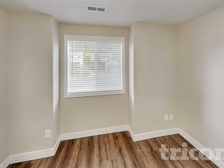 3402 NE 165th Ave — Photo 12