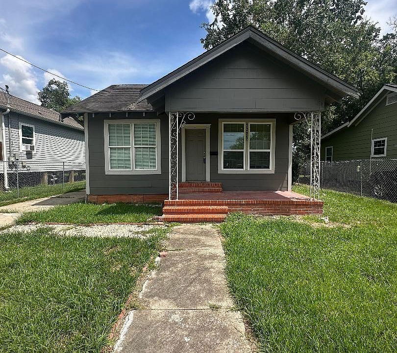 1st image of 3275 Brandon St