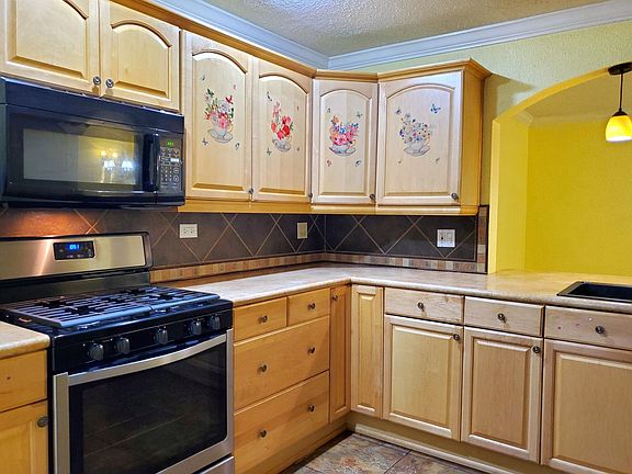 4th image of 2307 McKee Dr