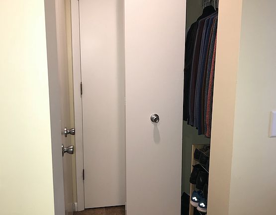 Winter closet, 1/2 bath, W/D