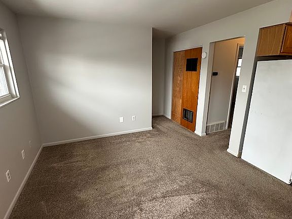 2nd image of 39 E Pratt St APT D
