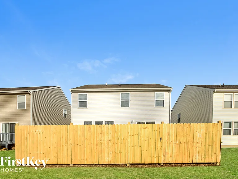 8132 Carina Dr — Photo 15