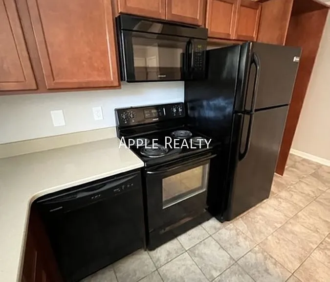 921 Virgie St #A — Photo 4