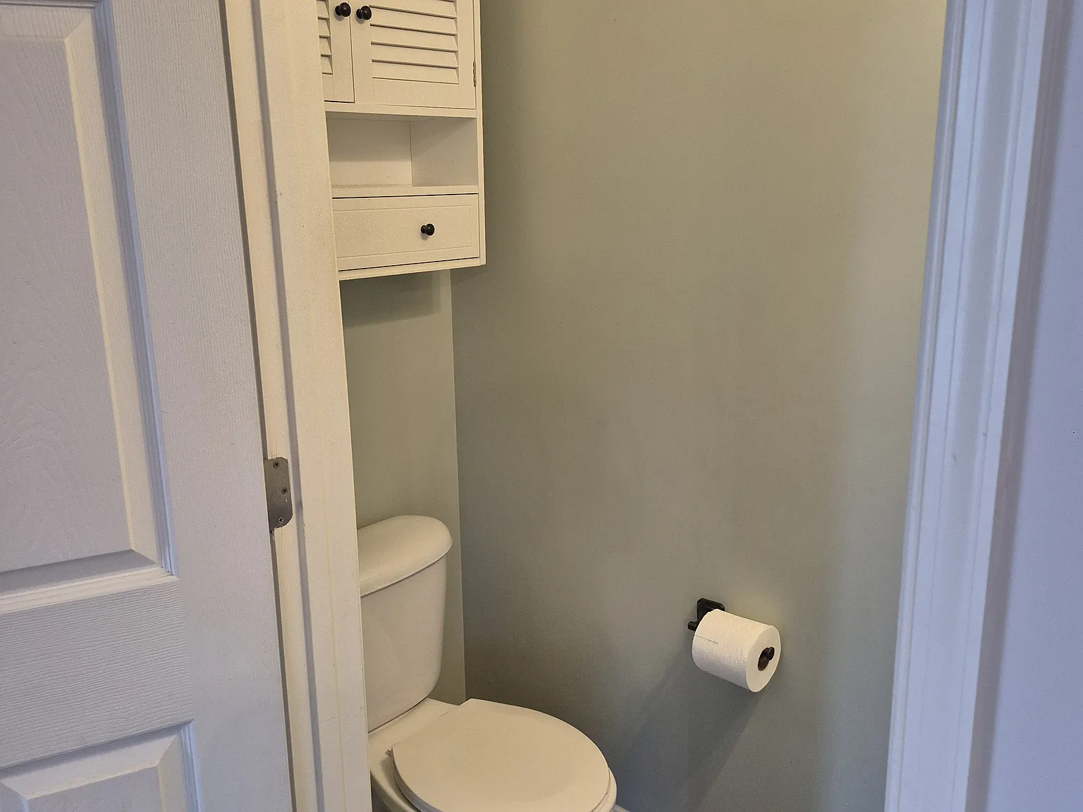 3 bed, 3.5 bath, 2100 sqft, $2,100 — Photo 4
