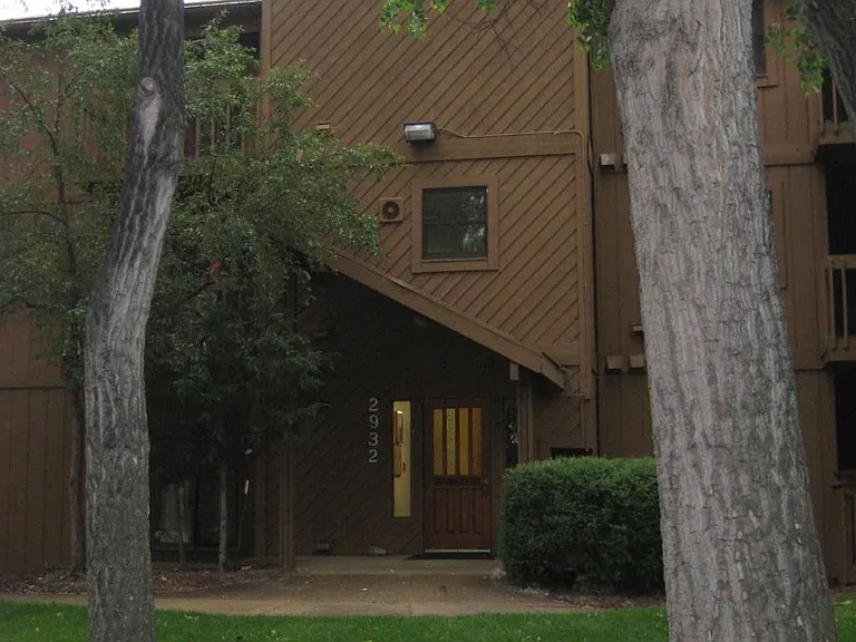 2932 Shadow Creek Dr — Photo 2