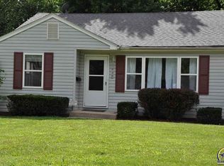 1939 SW Seabrook Ave, Topeka, KS 66604