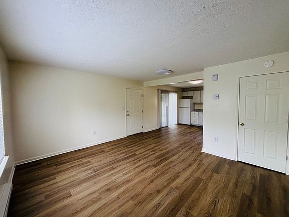 3rd image of 345 Wakeman Ct