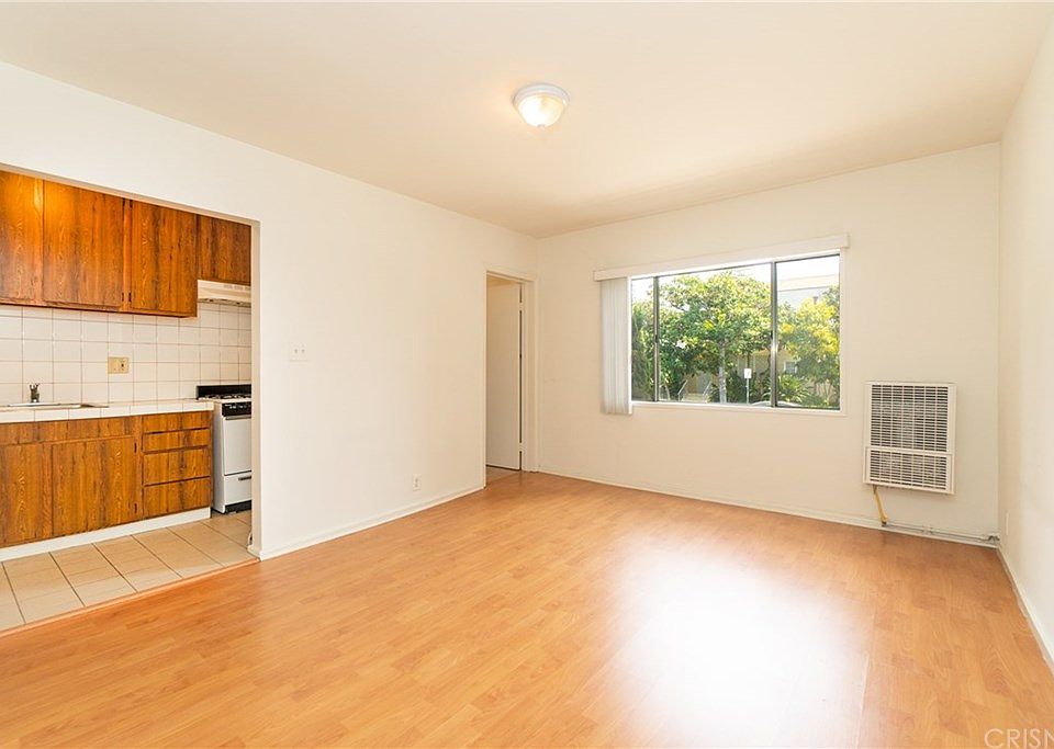 1st image of 4901 Beverly Blvd APT 6