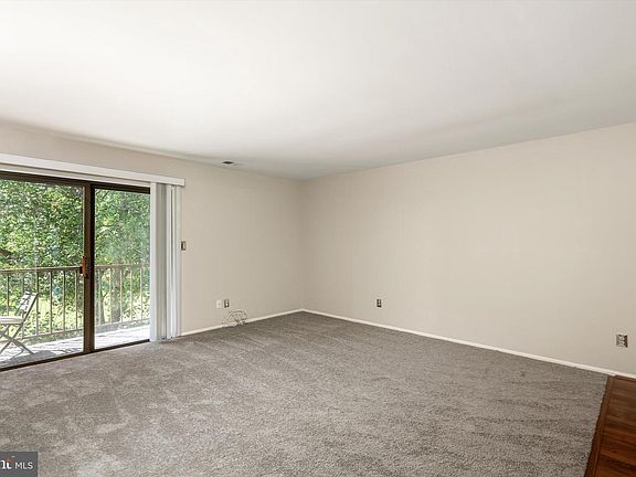3rd image of 88 Wyndham Pl #88