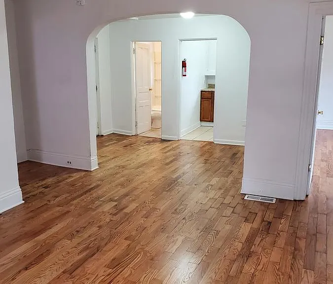 470 Hawkins St #1 — Photo 8