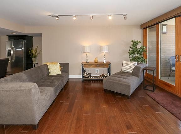 5th image of 230 E Broadway APT 505