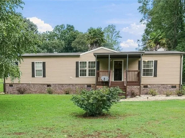 140 Woolbright Cir, Townville, SC 29689